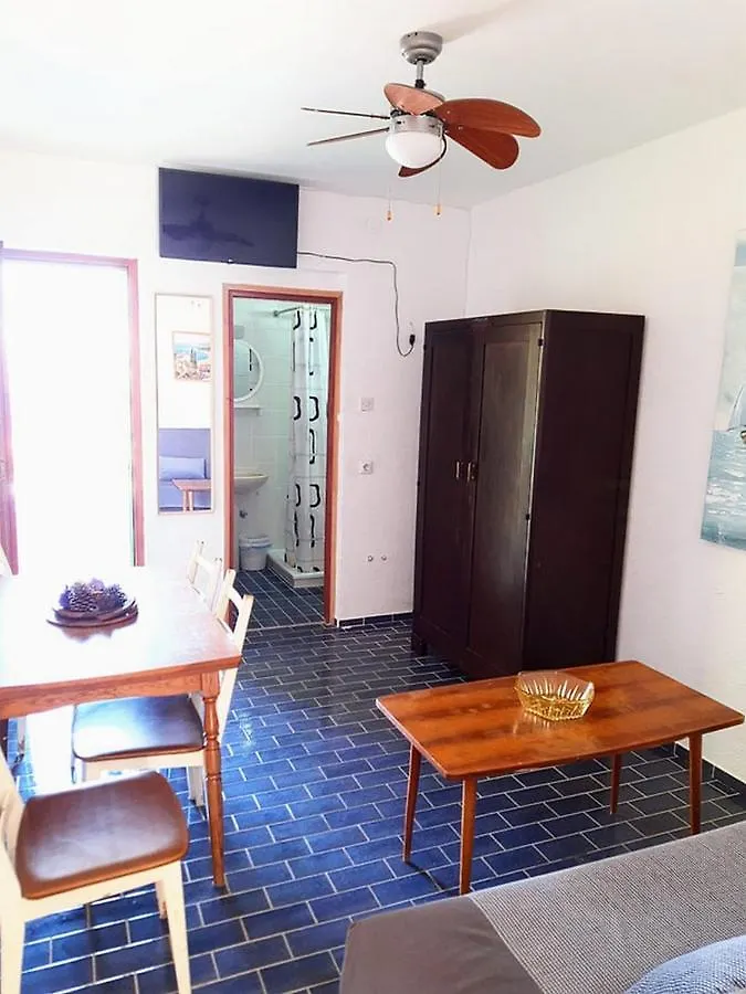 Apartments With A Parking Space Pag - 21220 Pag Town 0*,  Croazia